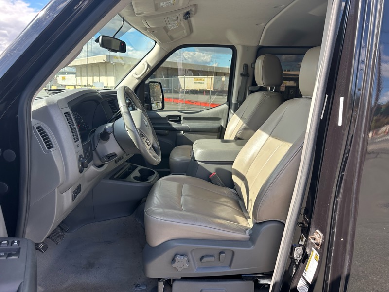 Nissan NV Passenger 3500 SL V8 2018 Nissan NV Passenger 3500 SL V8 2018