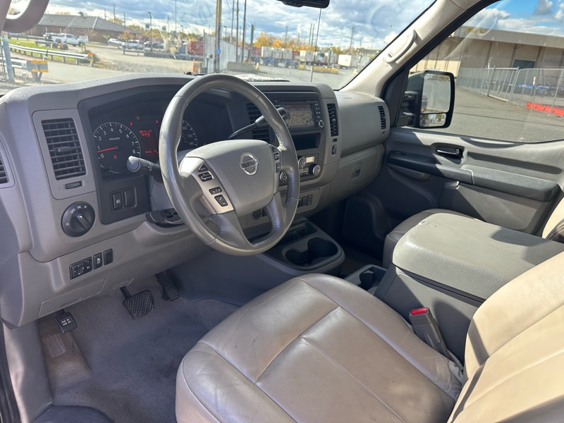 Nissan NV Passenger 3500 SL V8 2018 Nissan NV Passenger 3500 SL V8 2018