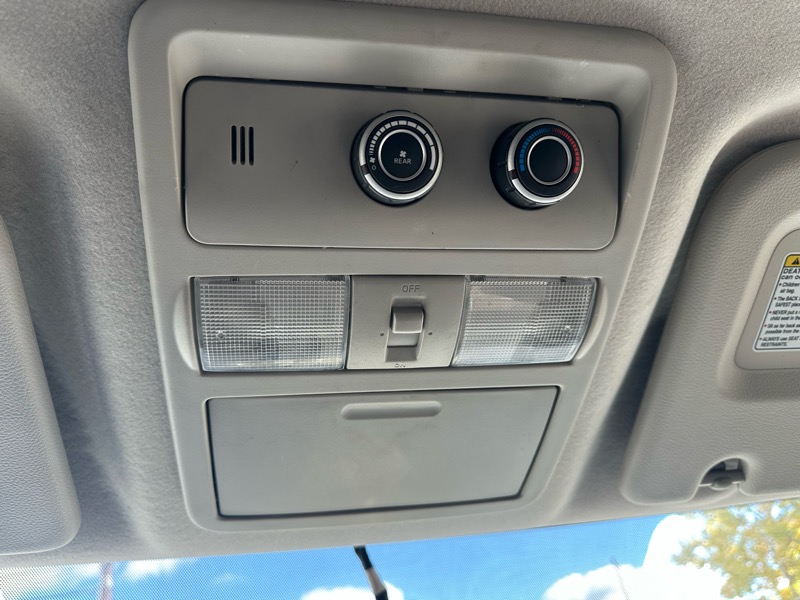 Nissan NV Passenger 3500 SL V8 2018 Nissan NV Passenger 3500 SL V8 2018