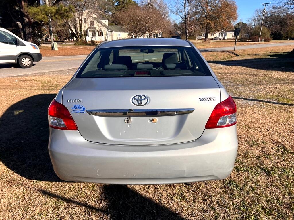 Toyota Yaris Sedan 4-Speed AT 2009