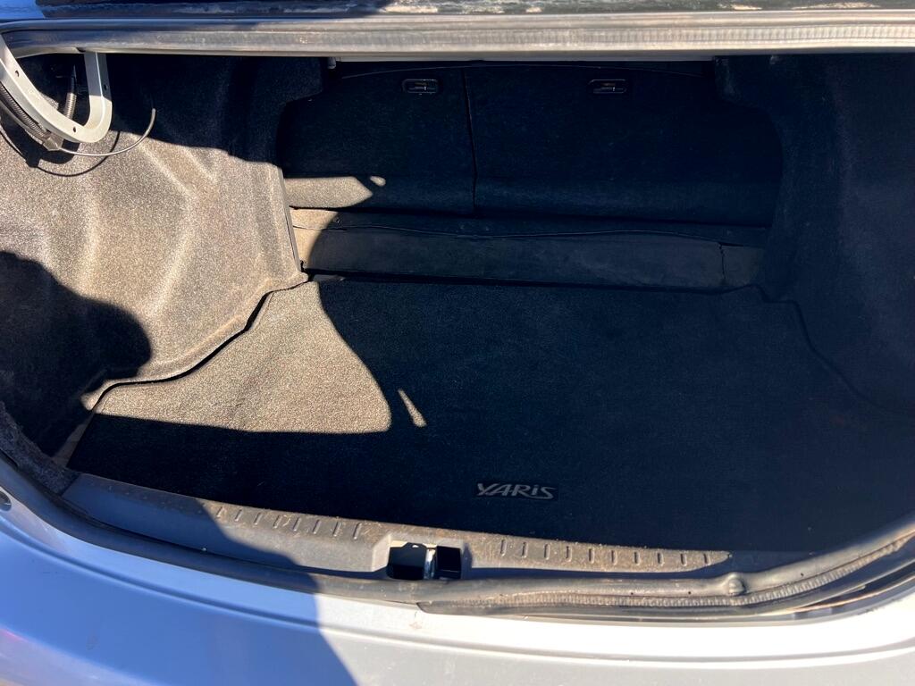 Toyota Yaris Sedan 4-Speed AT 2009