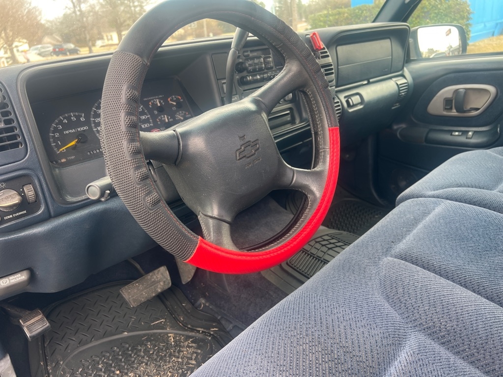 Chevrolet C/K 1500 Reg. Cab 8-ft. Bed 2WD 1998