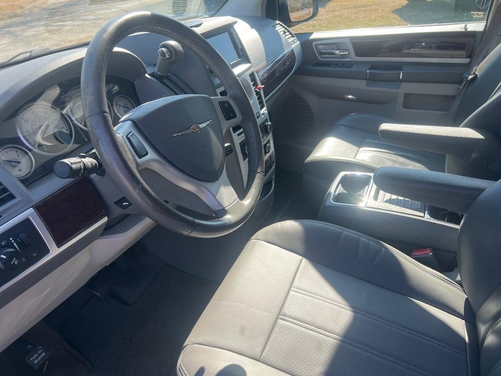 Chrysler Town & Country Touring 2010