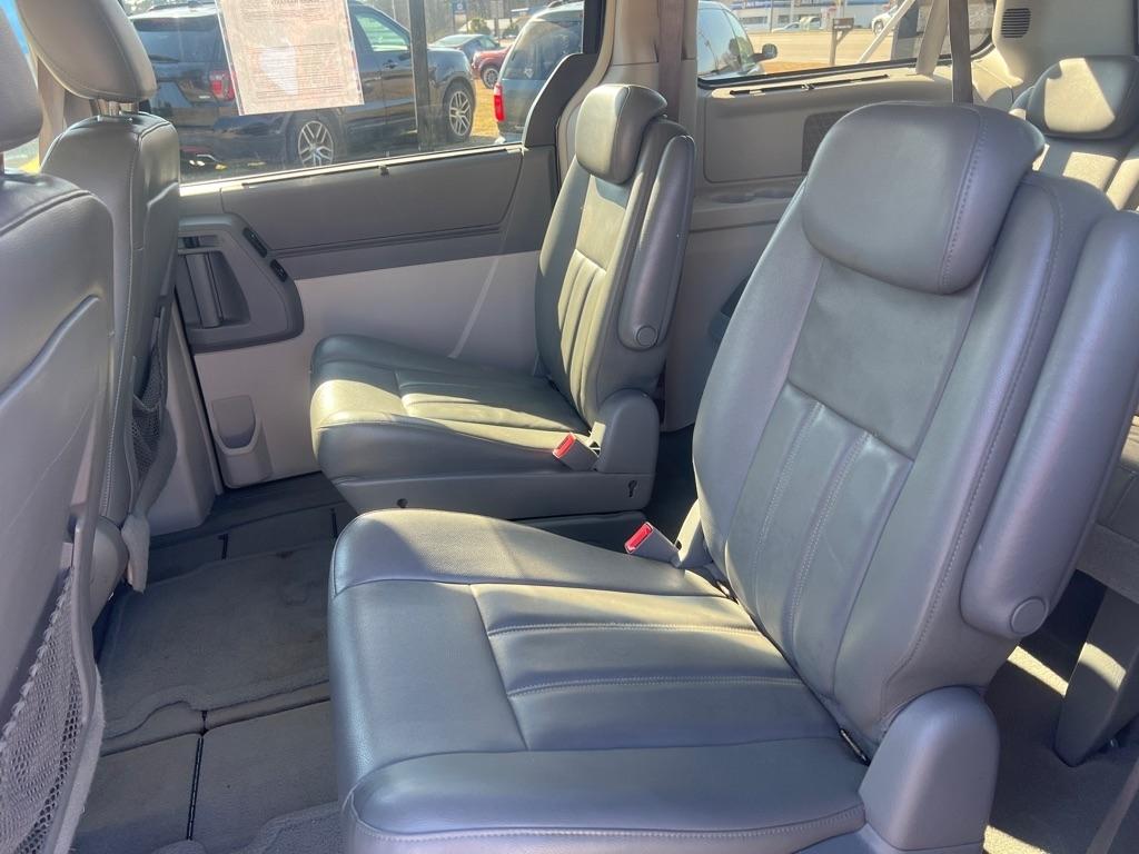 Chrysler Town & Country Touring 2010