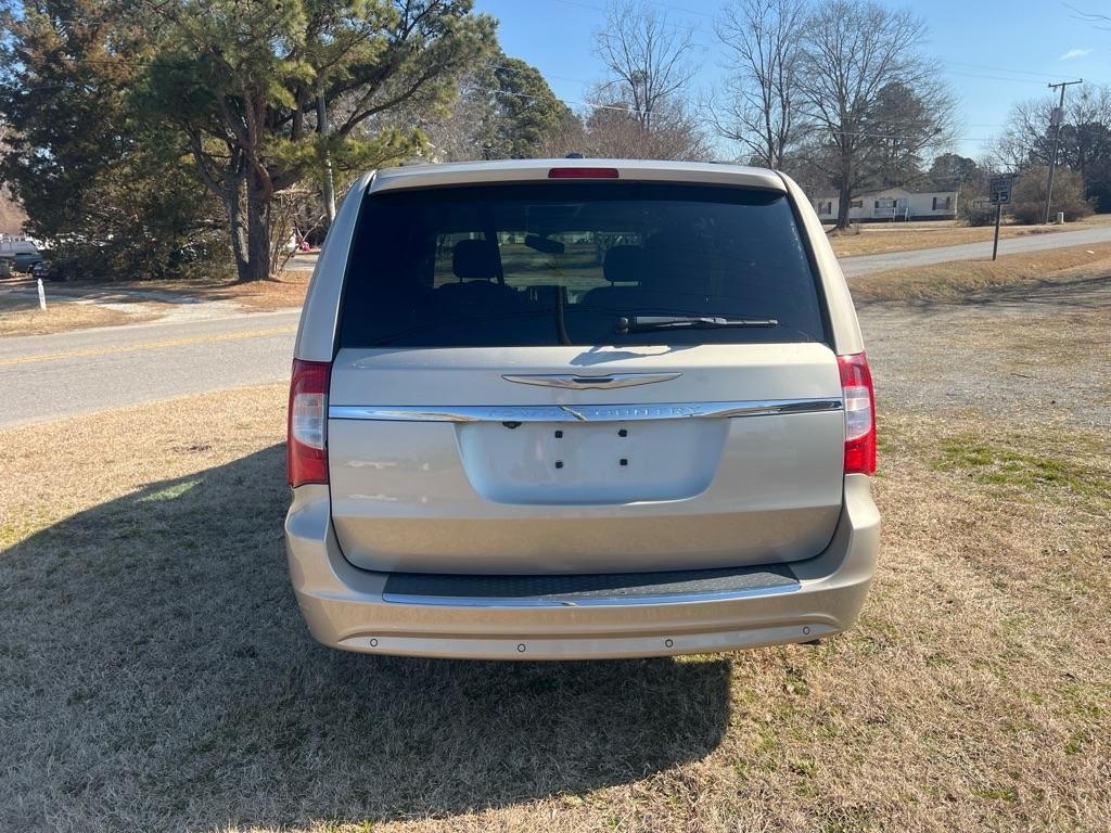 Chrysler Town & Country Touring-L 2013