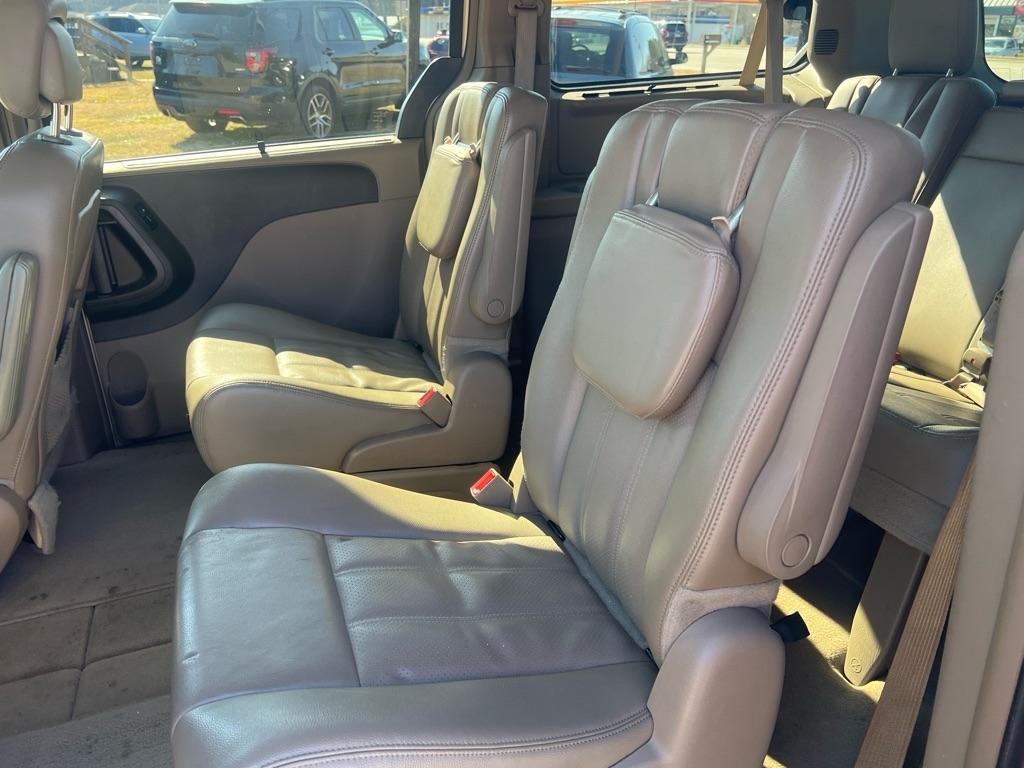 Chrysler Town & Country Touring-L 2013