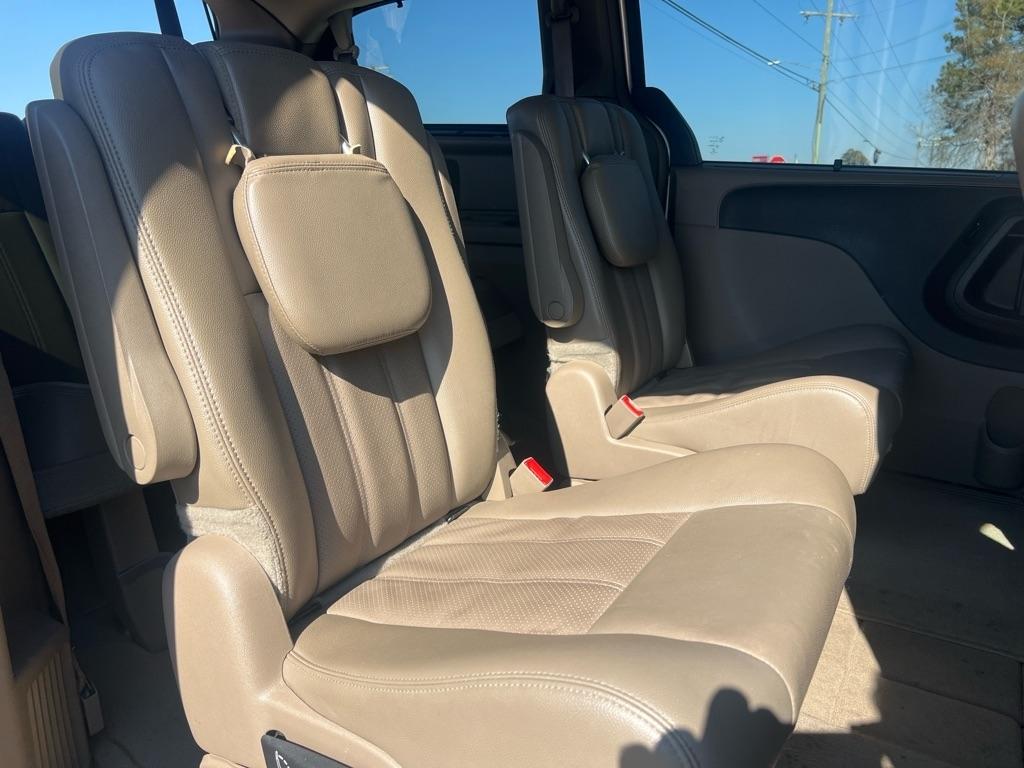 Chrysler Town & Country Touring-L 2013