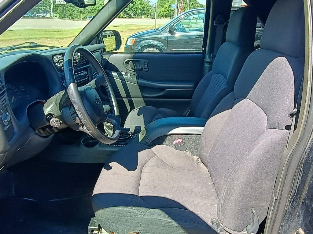Chevrolet Blazer 2-Door 4WD LS 2004