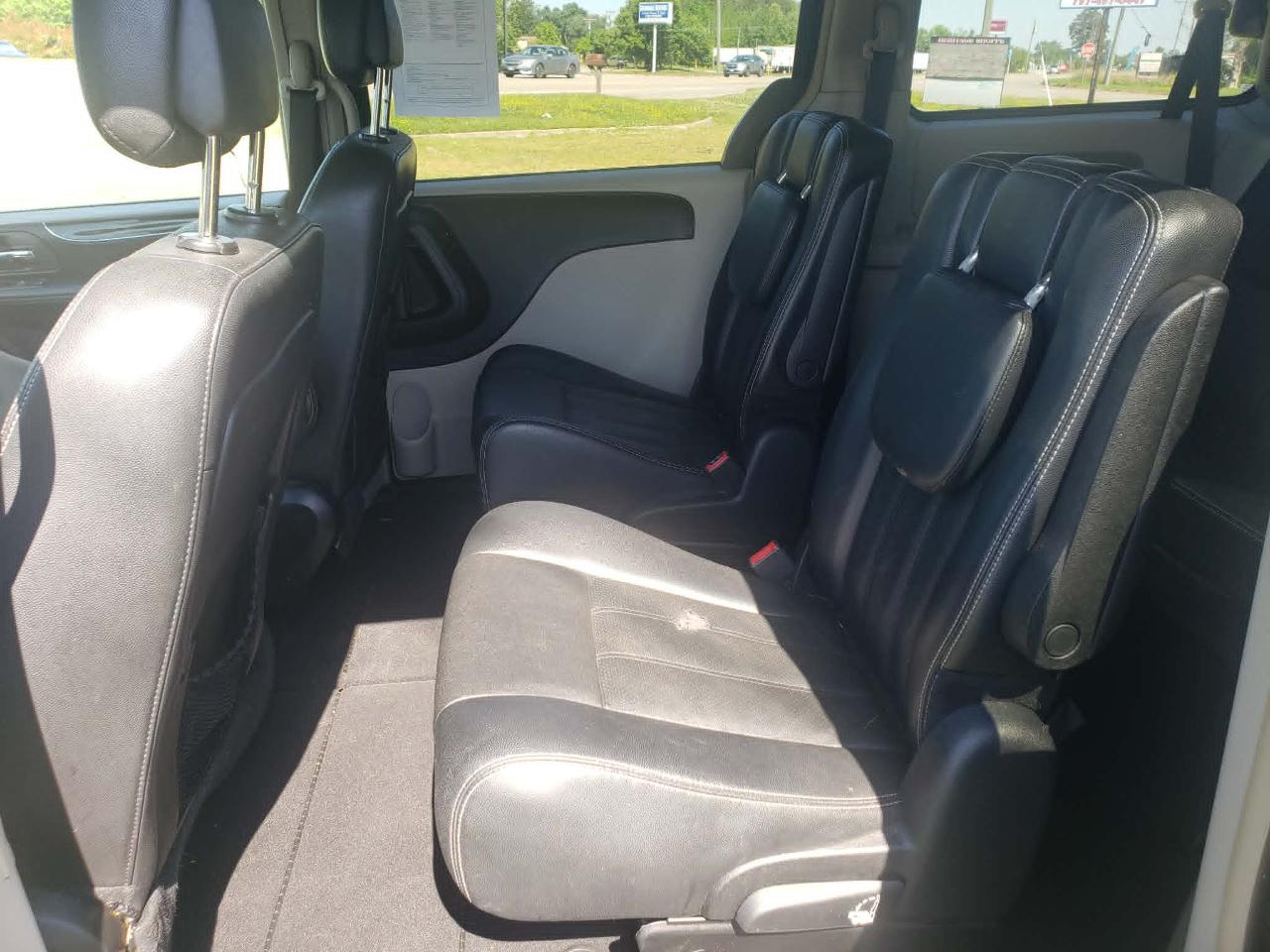Chrysler Town & Country Touring 2012