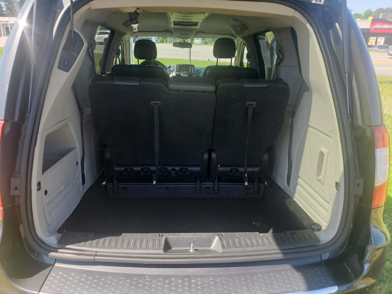 Chrysler Town & Country Touring 2012