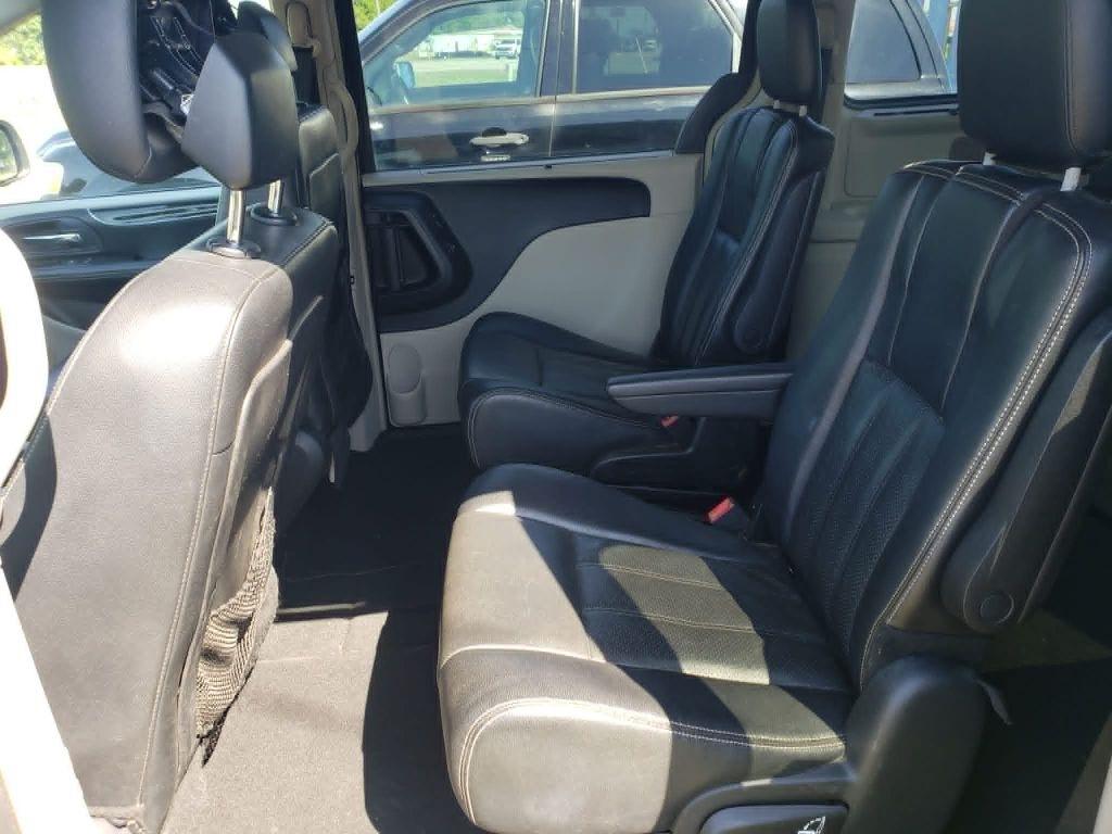 Chrysler Town & Country Touring-L 2014