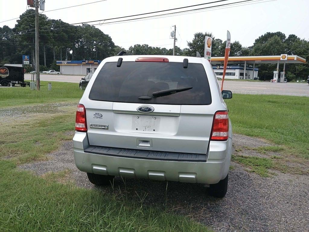 Ford Escape XLT FWD 2011