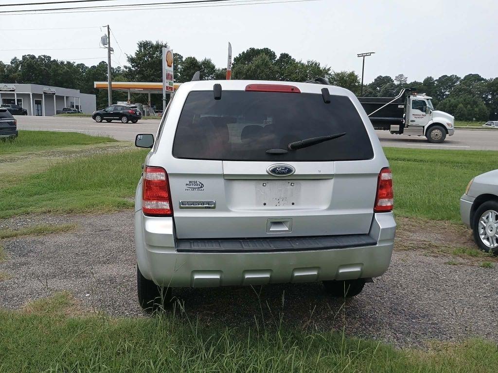 Ford Escape XLT FWD 2011