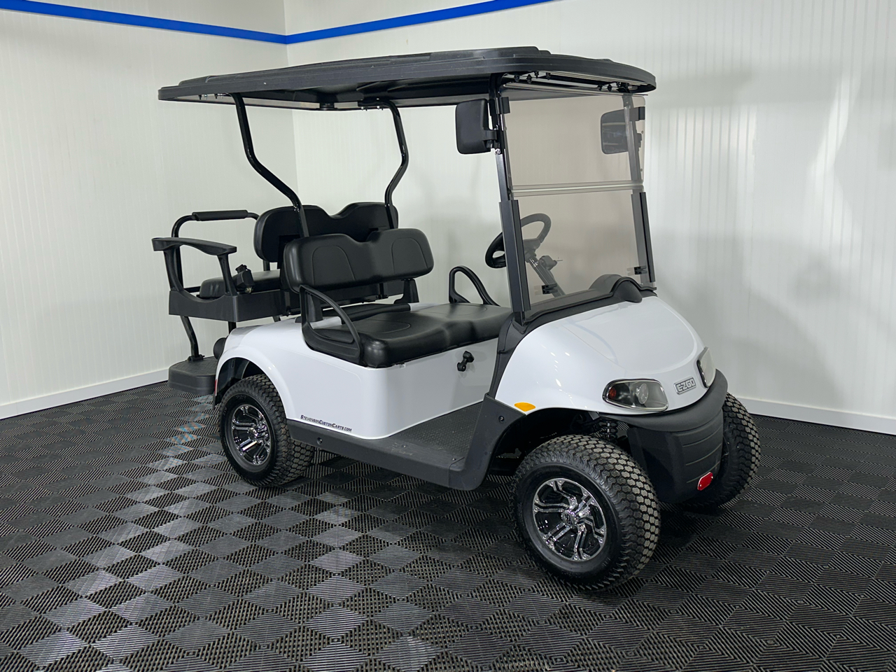 2023 EZ-GO RXV Valor Ex1