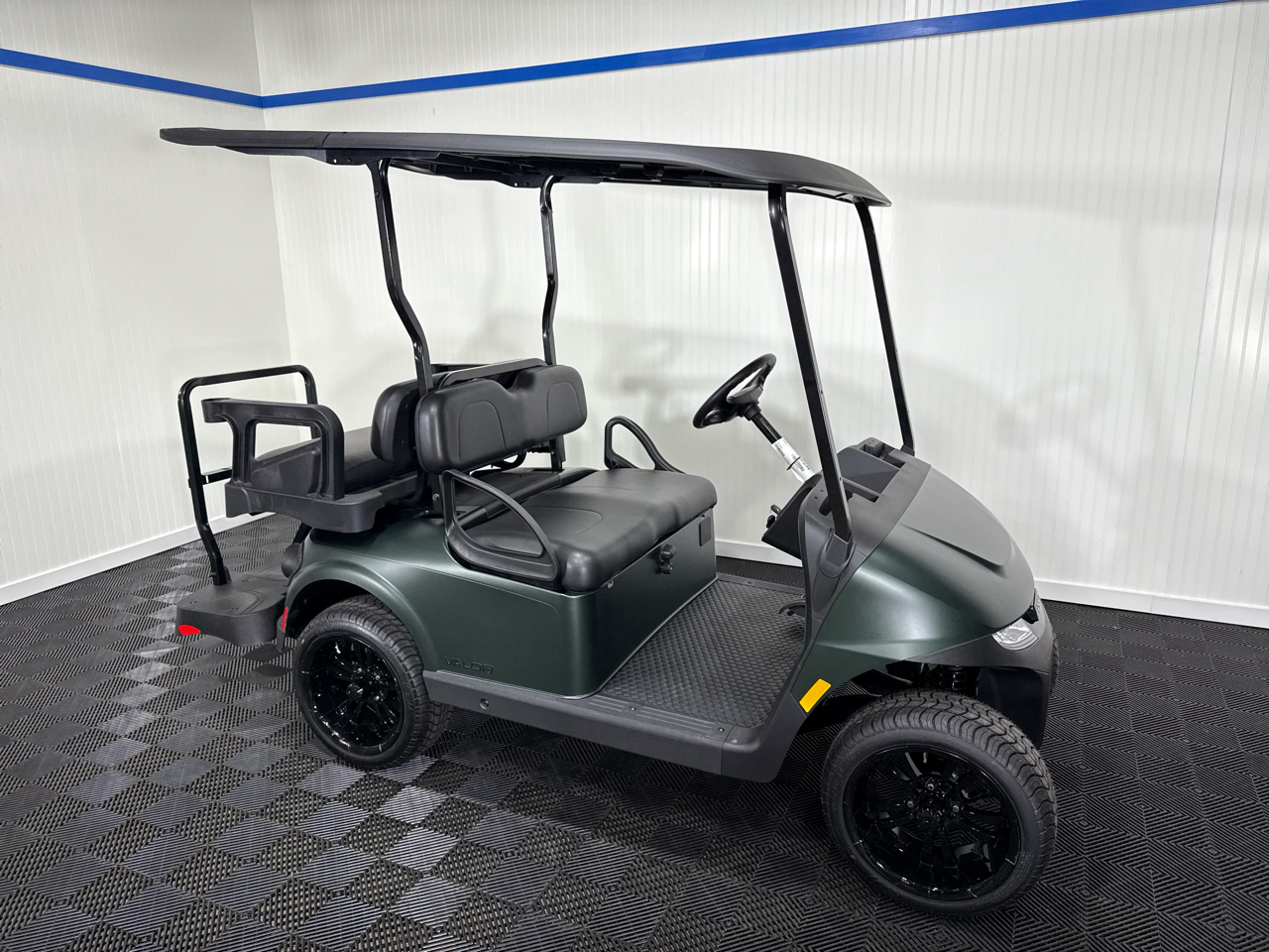 2025 EZGO Valor 