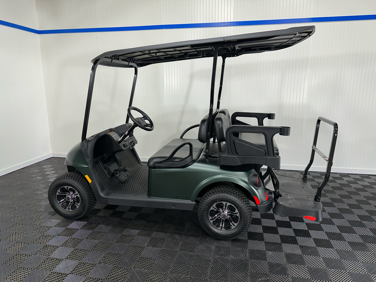 2025 EZGO RXV Valor 4 Passenger Gas Golf Cart NEW