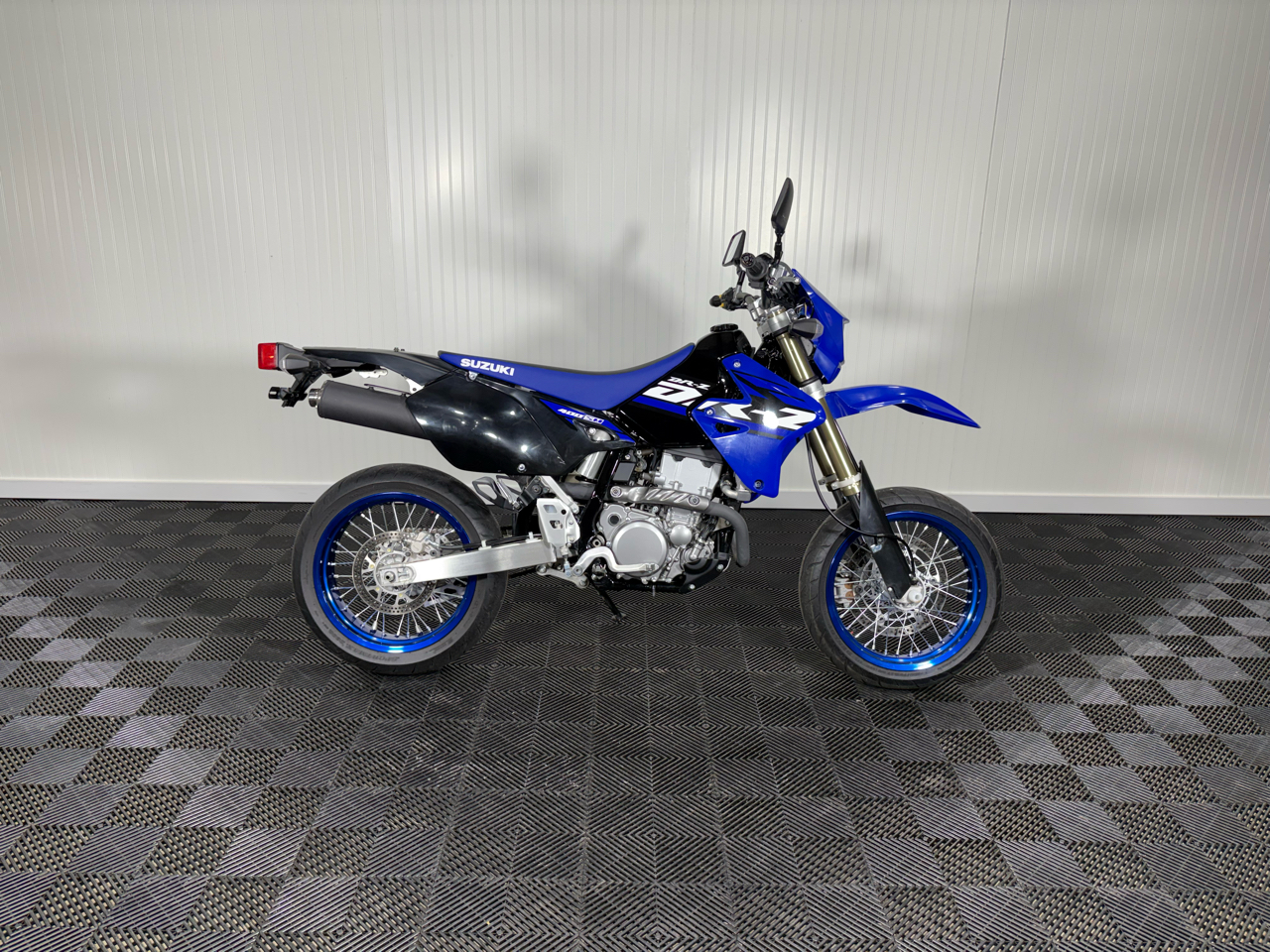 2024 Suzuki DR-Z400SM 