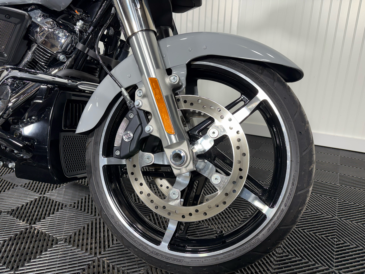 Harley-Davidson FLHX  2024