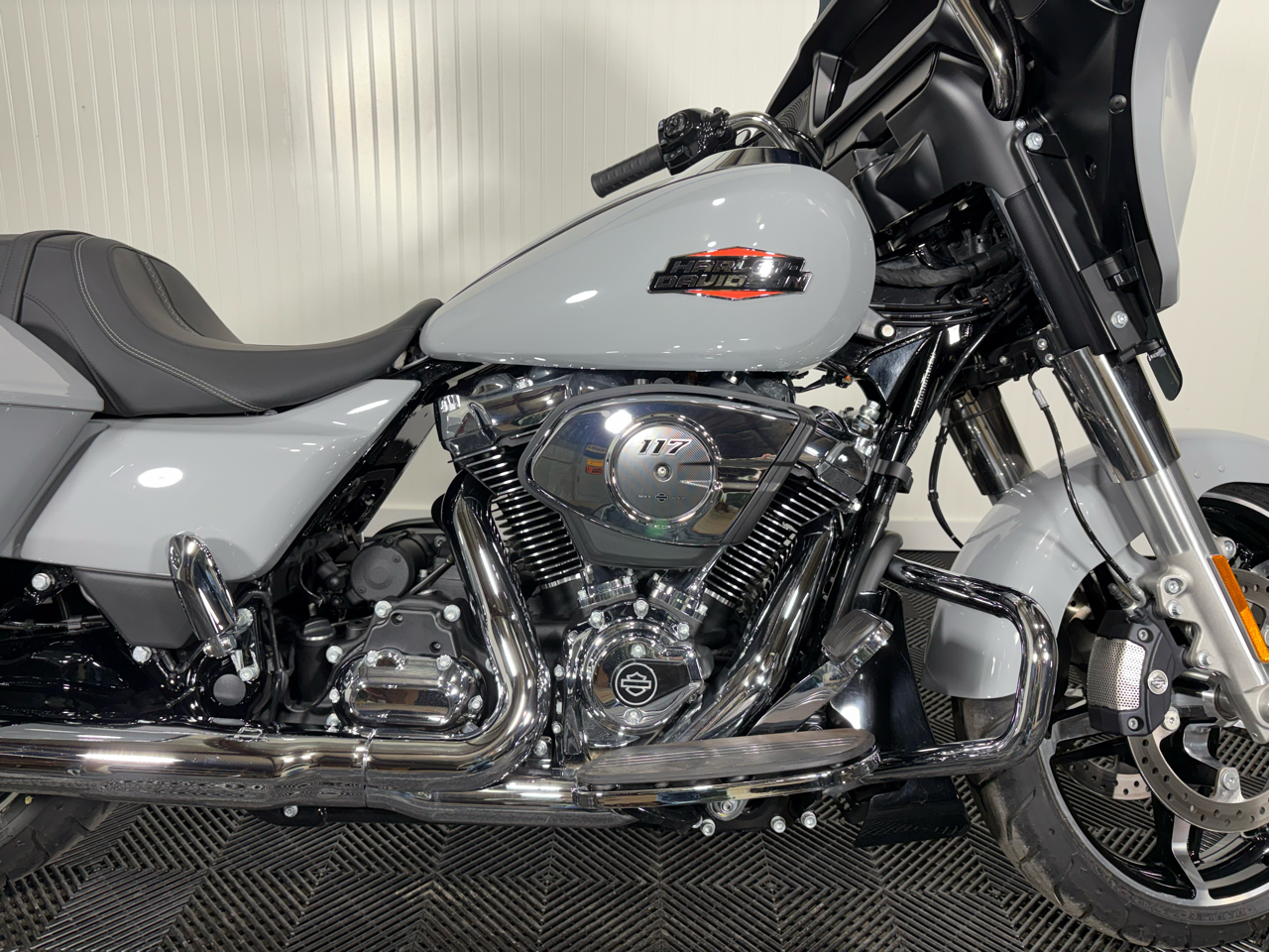 Harley-Davidson FLHX  2024