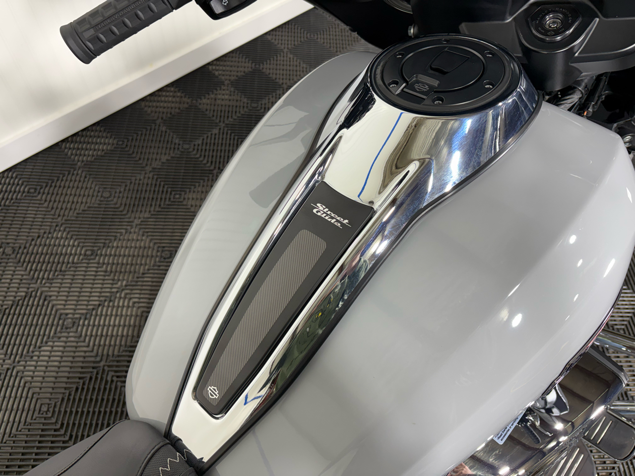 Harley-Davidson FLHX  2024