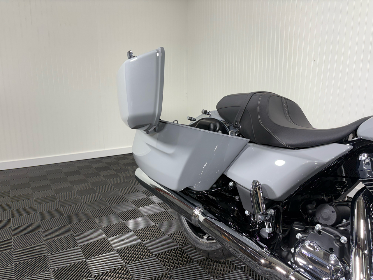 Harley-Davidson FLHX  2024