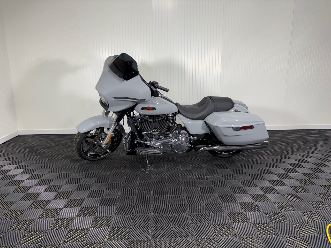 Harley-Davidson FLHX  2024