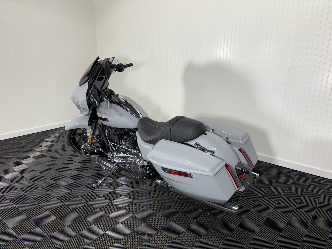 Harley-Davidson FLHX  2024