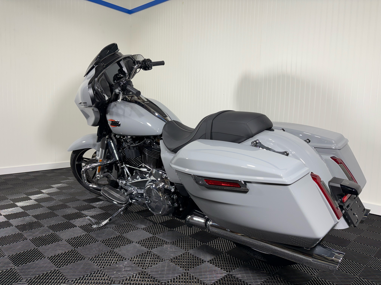 Harley-Davidson FLHX  2024