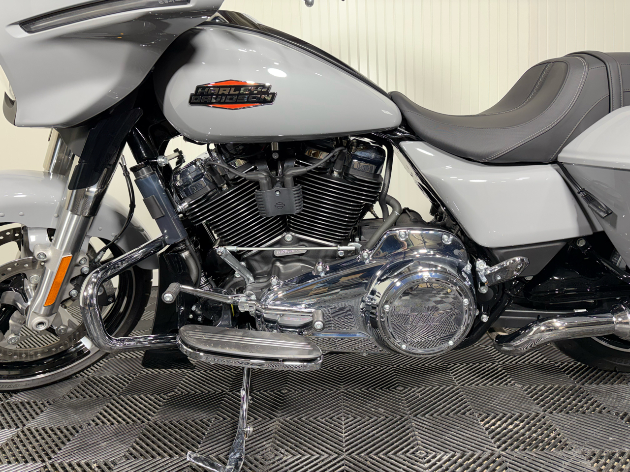 Harley-Davidson FLHX  2024