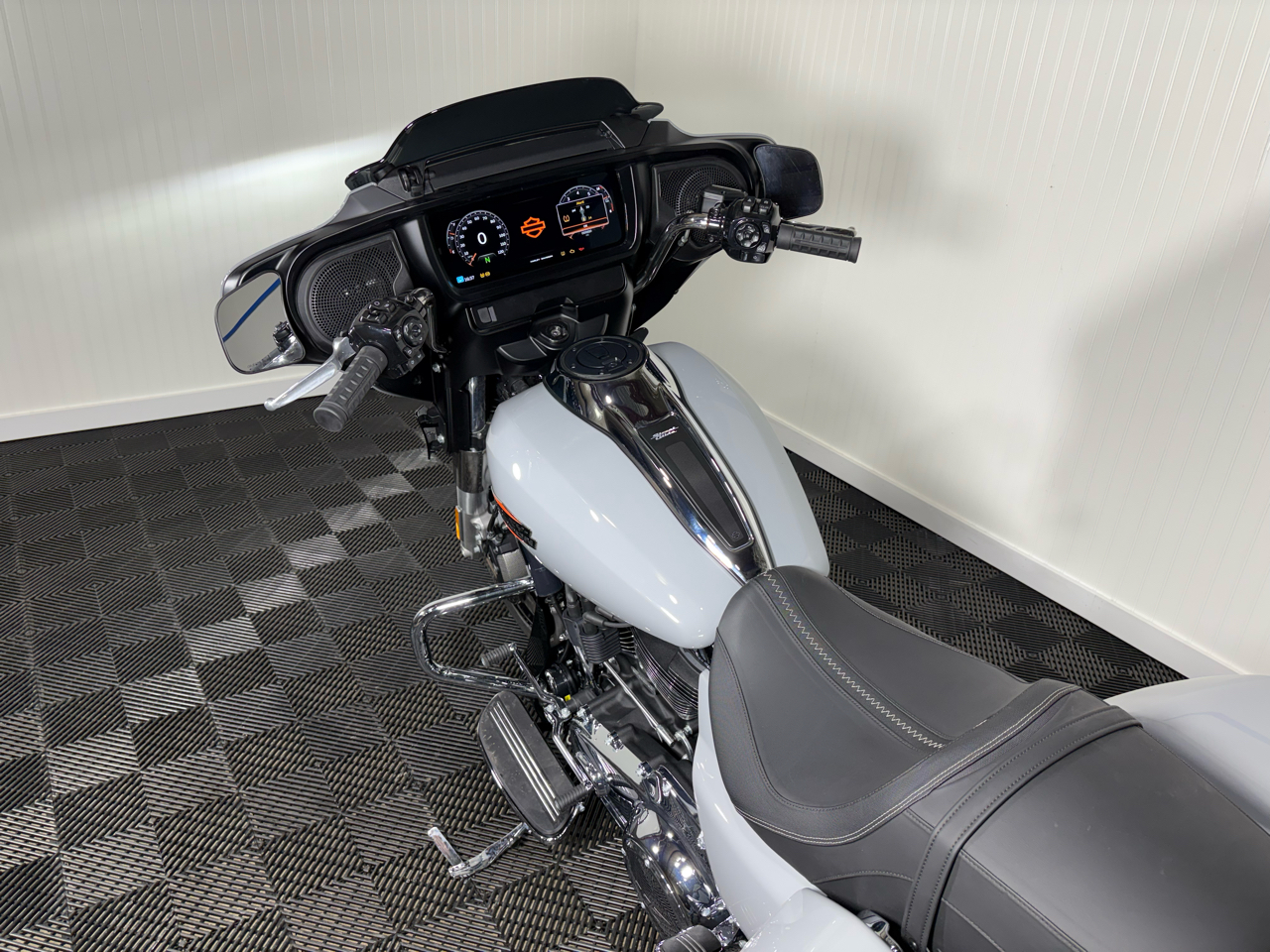 Harley-Davidson FLHX  2024