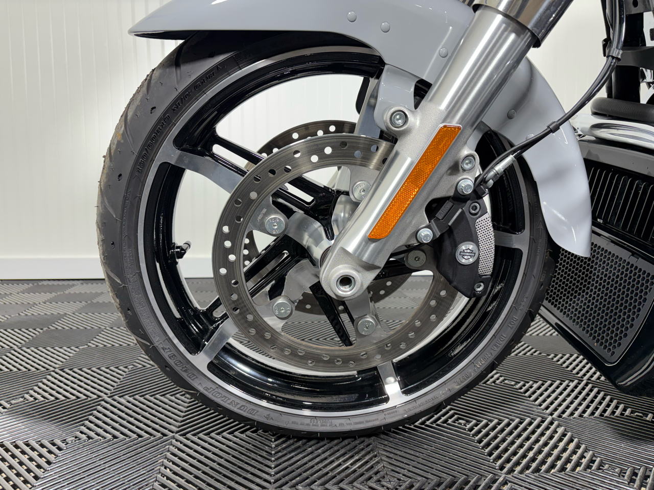 Harley-Davidson FLHX  2024