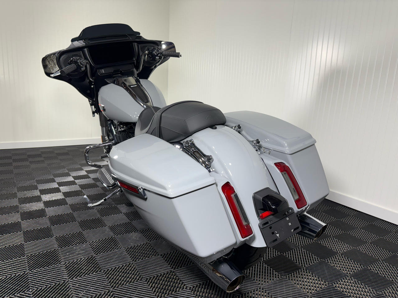 Harley-Davidson FLHX  2024