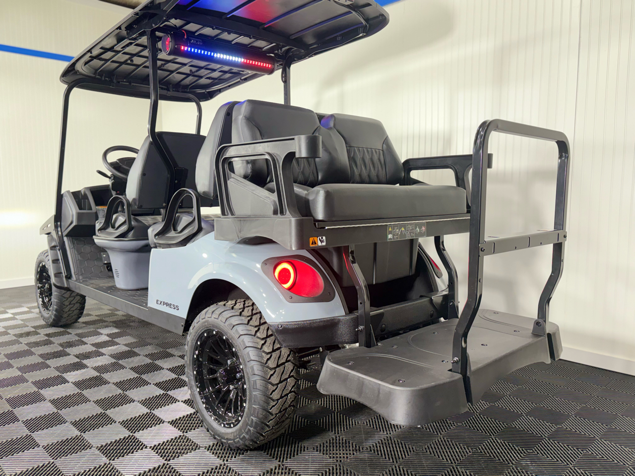 EZGO L6  2026