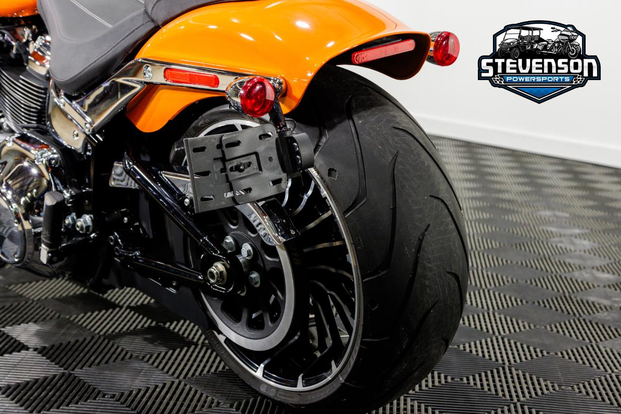 Harley-Davidson FXBR Breakout  2023