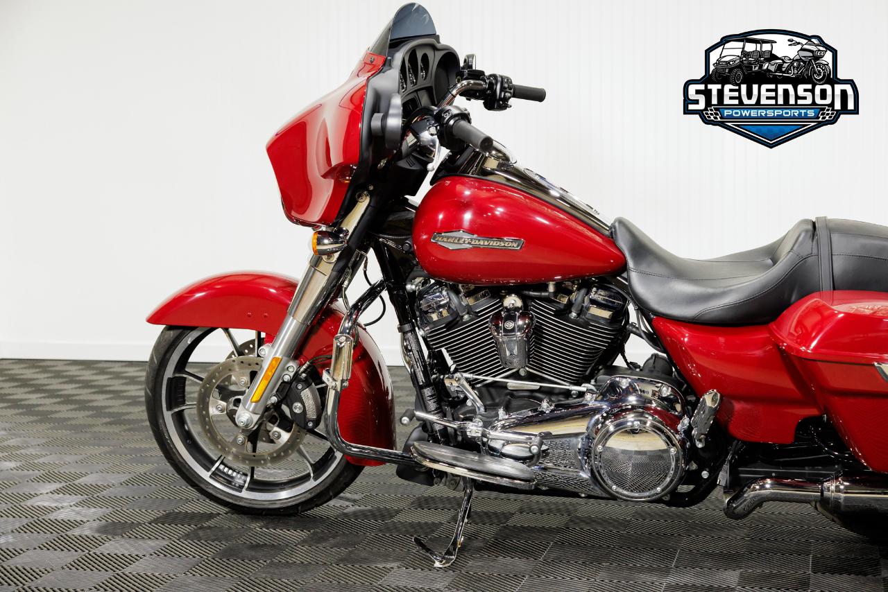 Harley-Davidson FLHX  2021