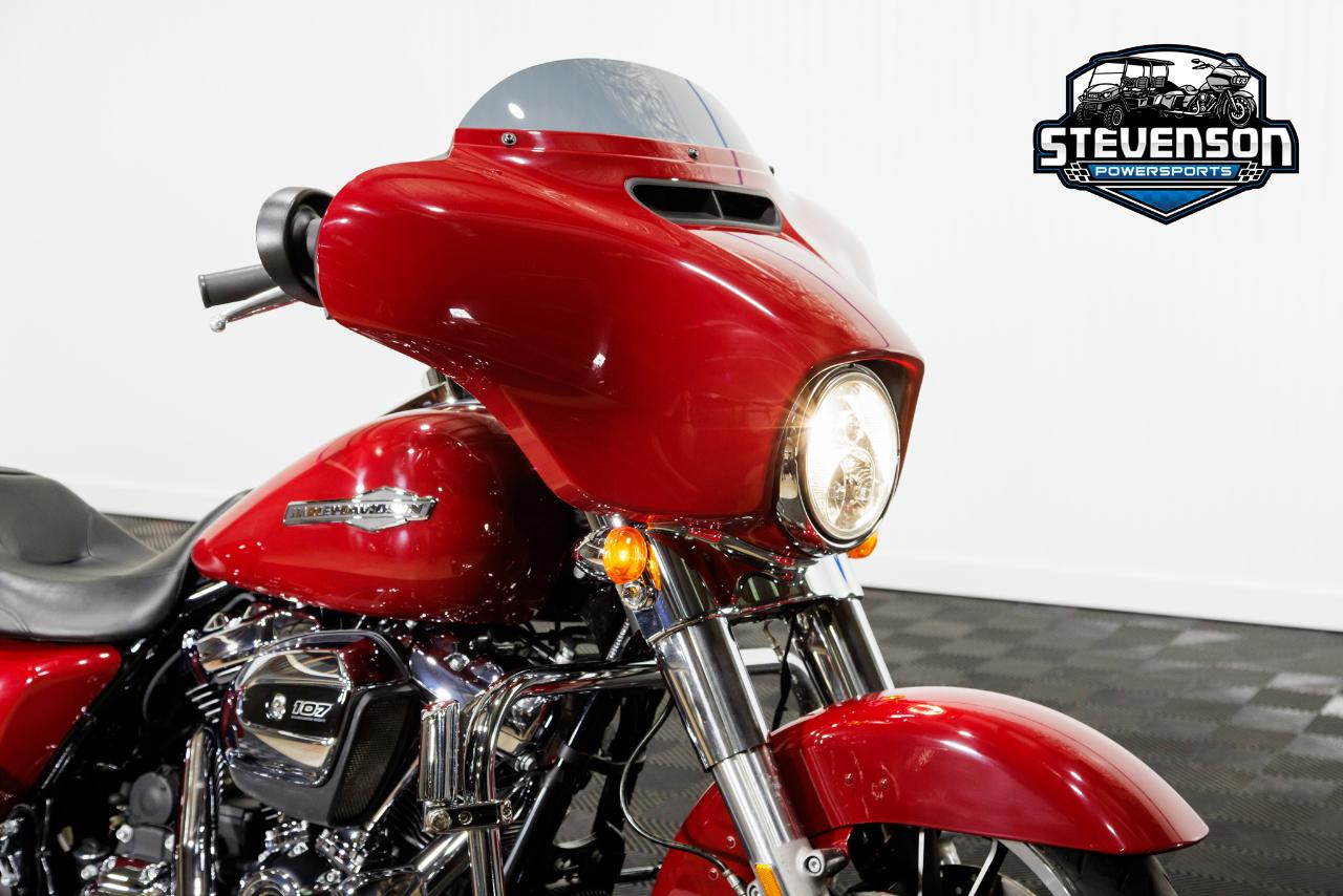 Harley-Davidson FLHX  2021