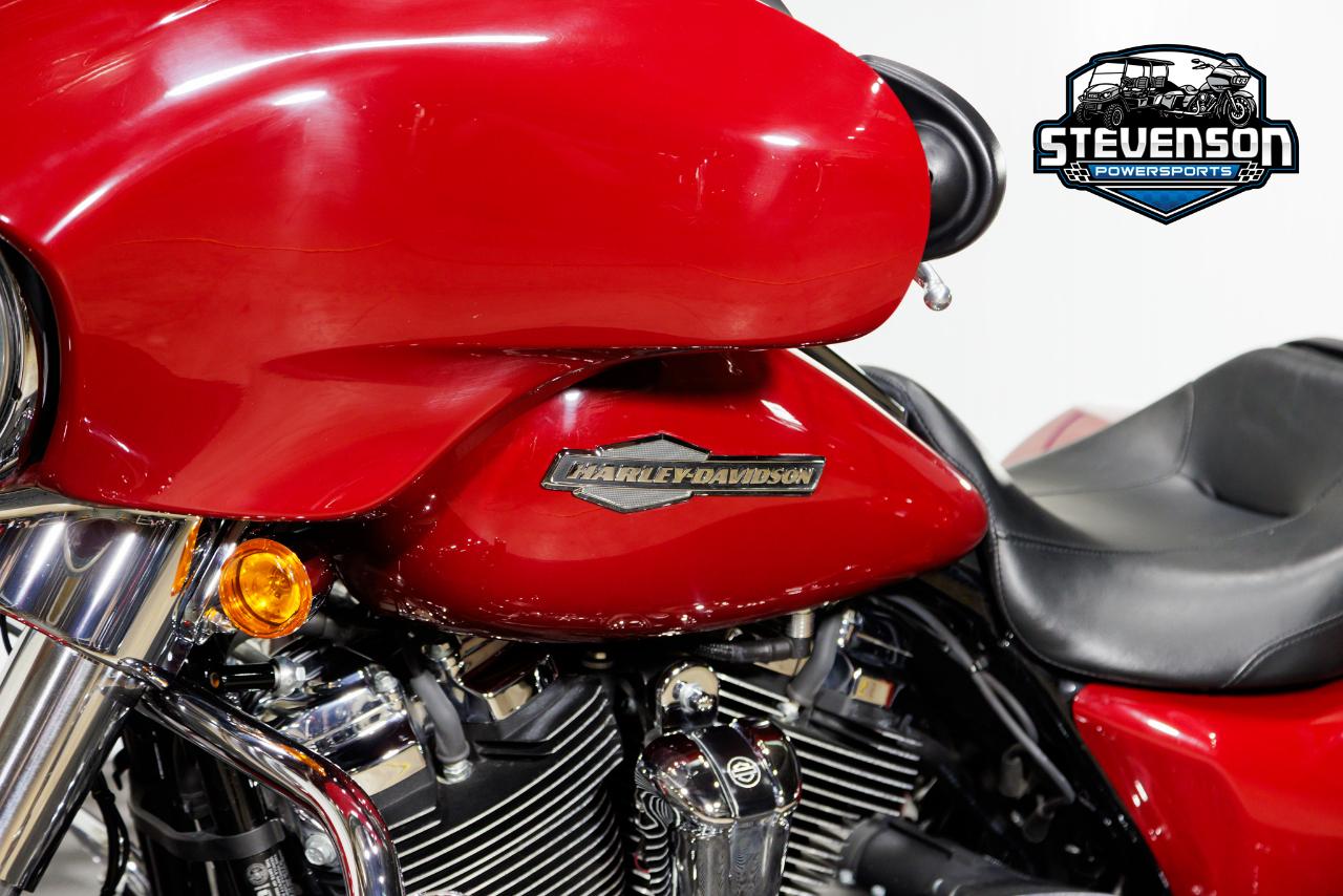 Harley-Davidson FLHX  2021