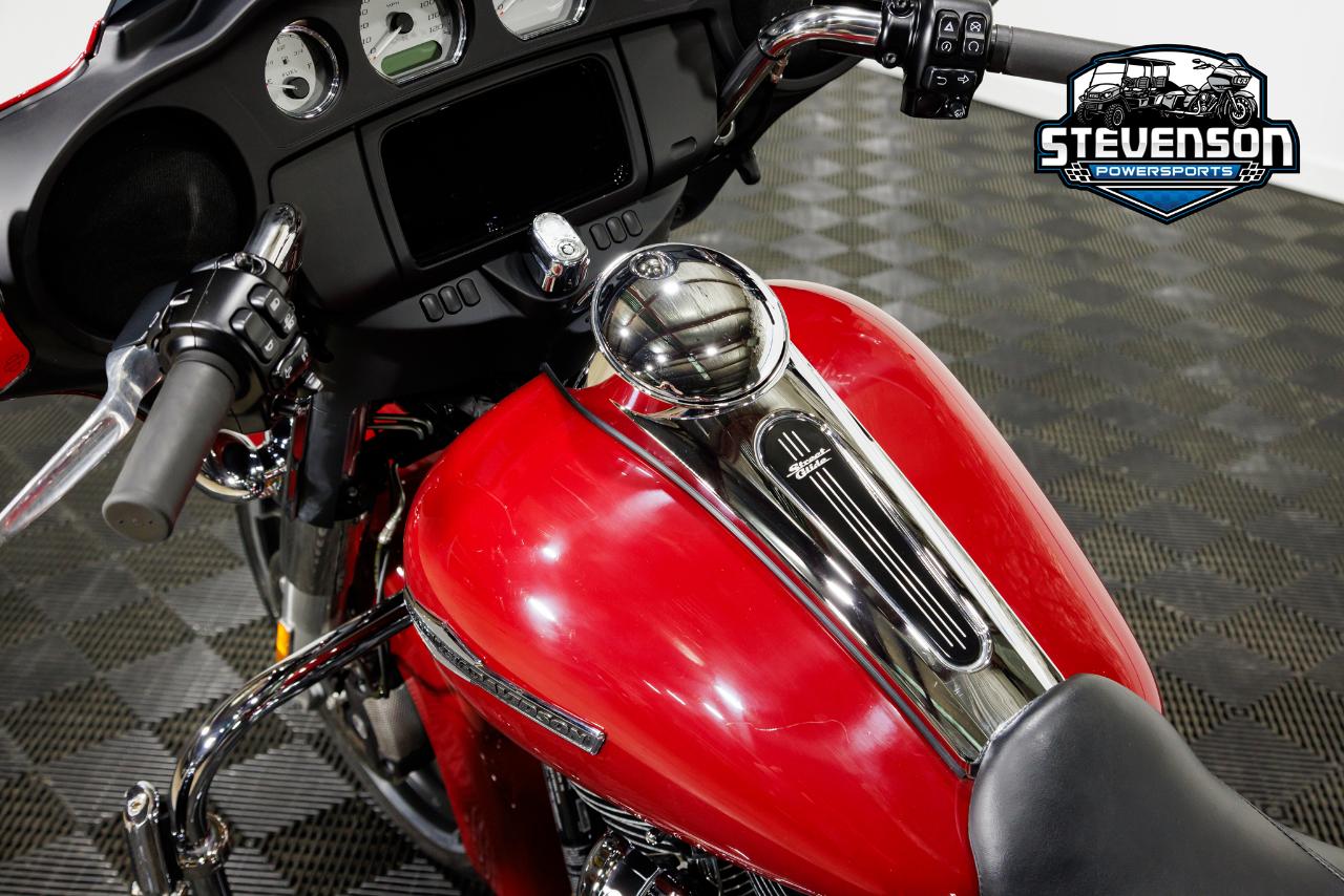 Harley-Davidson FLHX  2021