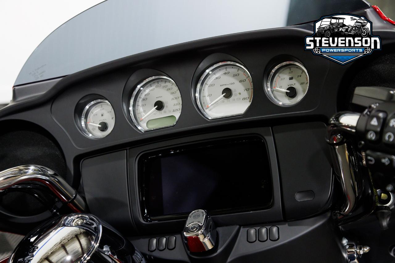 Harley-Davidson FLHX  2021