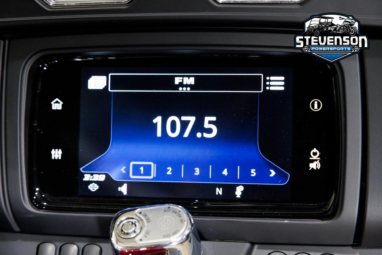 Harley-Davidson FLHX  2021