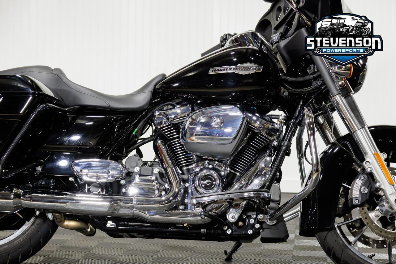 Harley-Davidson FLHX  2023