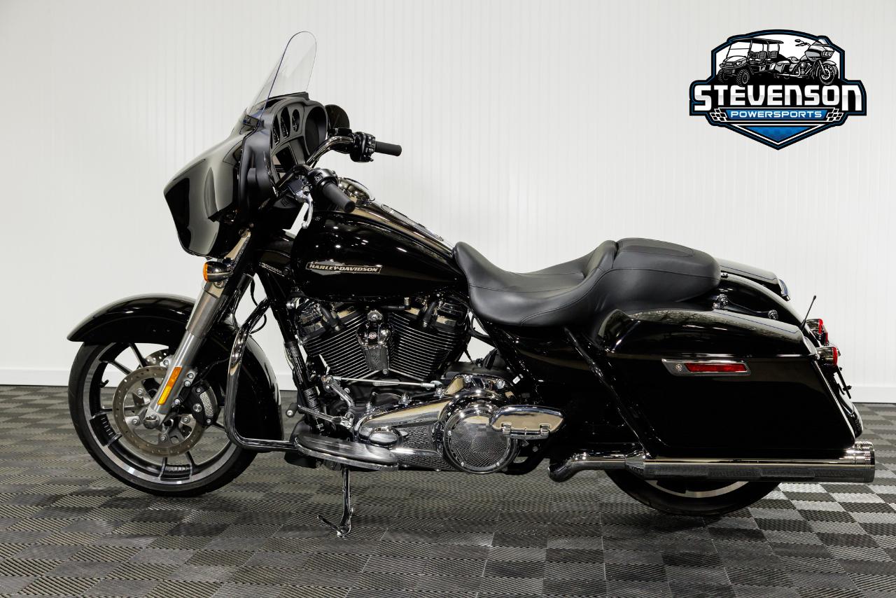 Harley-Davidson FLHX  2023