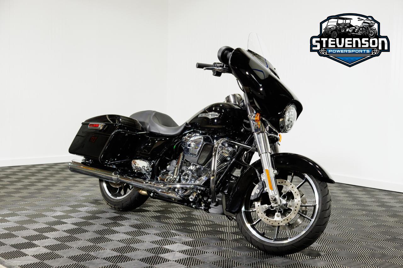 Harley-Davidson FLHX  2023