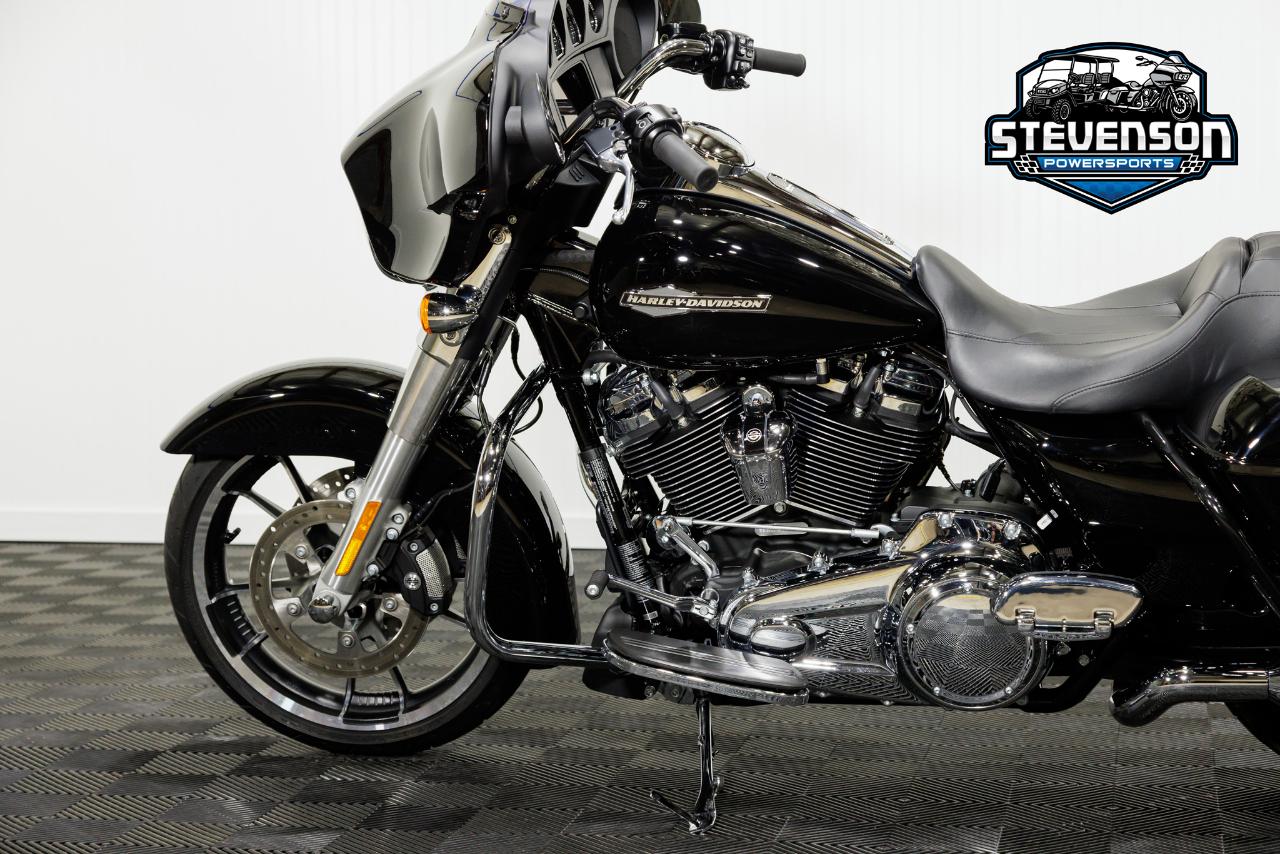 Harley-Davidson FLHX  2023