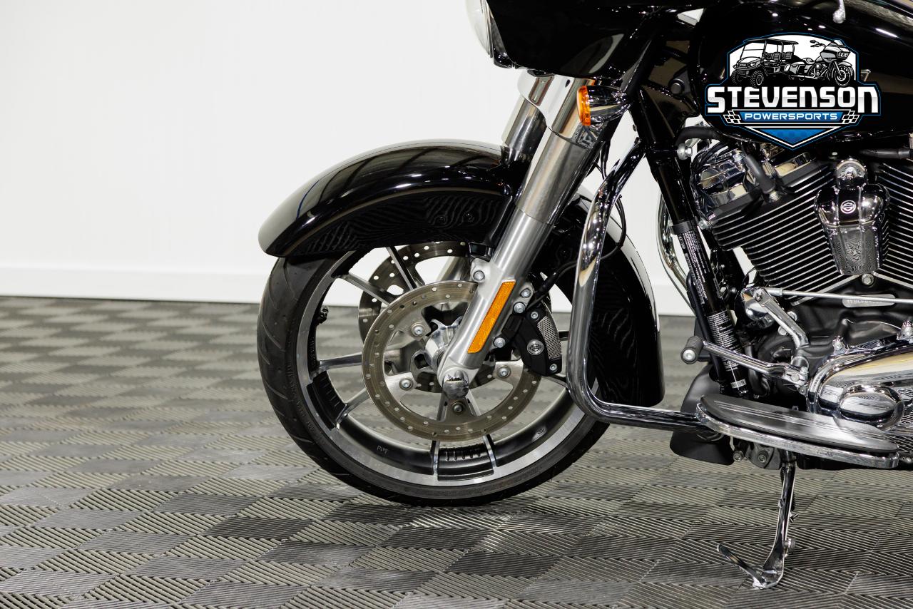 Harley-Davidson FLHX  2023