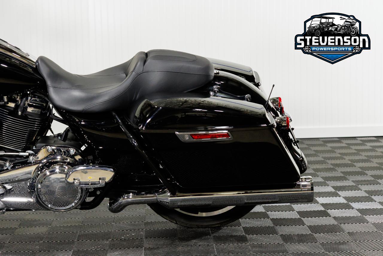 Harley-Davidson FLHX  2023