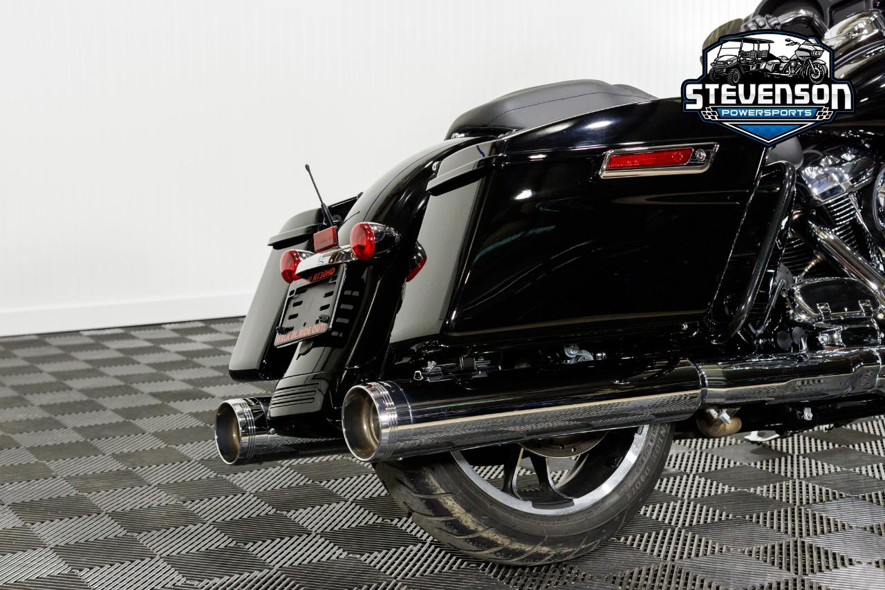 Harley-Davidson FLHX  2023