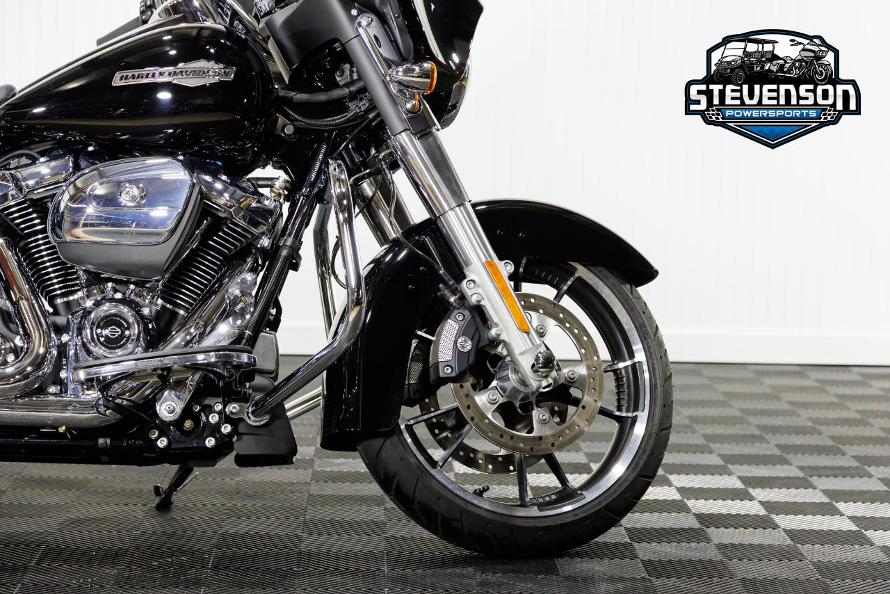 Harley-Davidson FLHX  2023