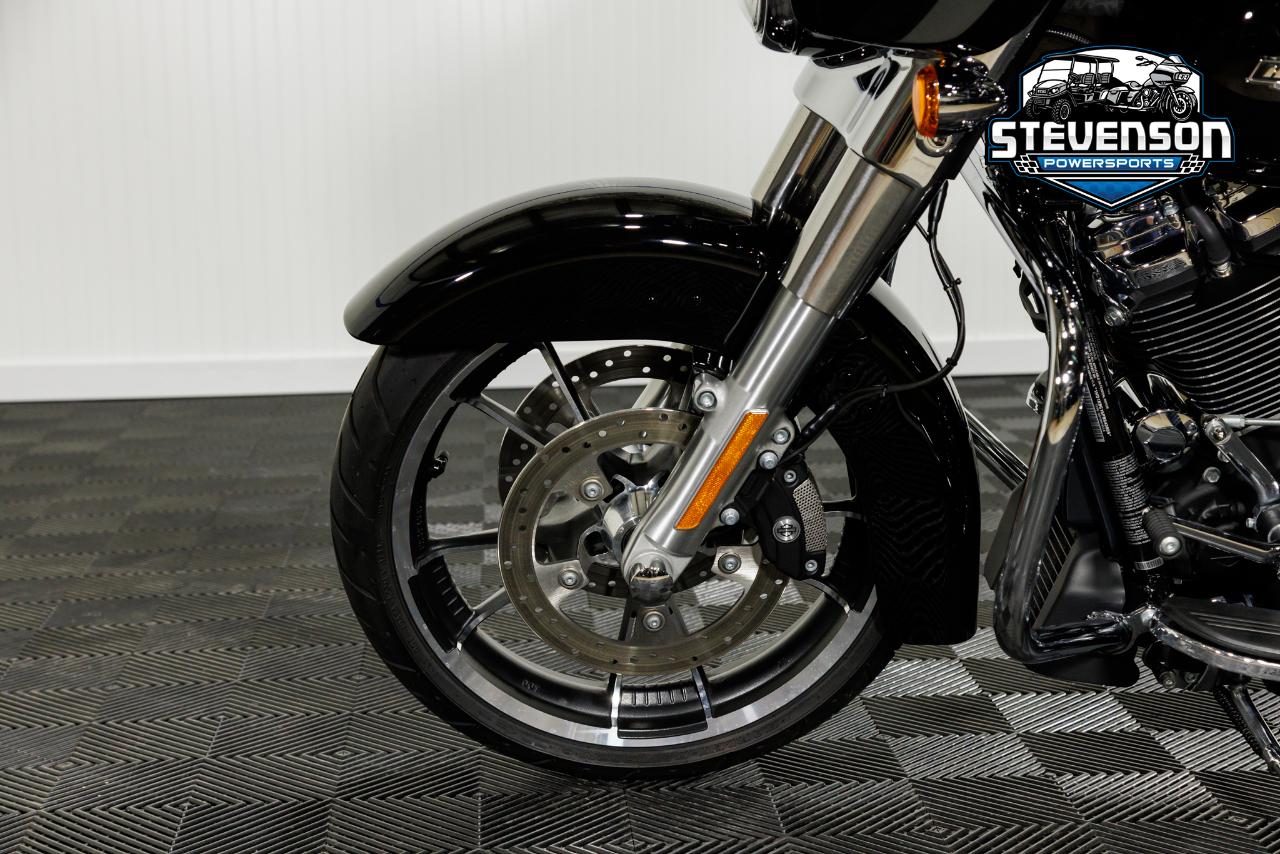 Harley-Davidson FLHX  2023