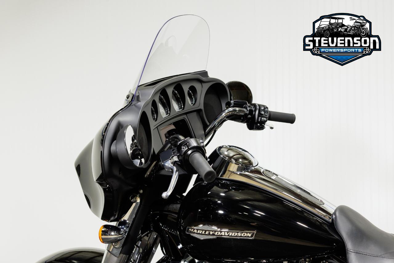 Harley-Davidson FLHX  2023